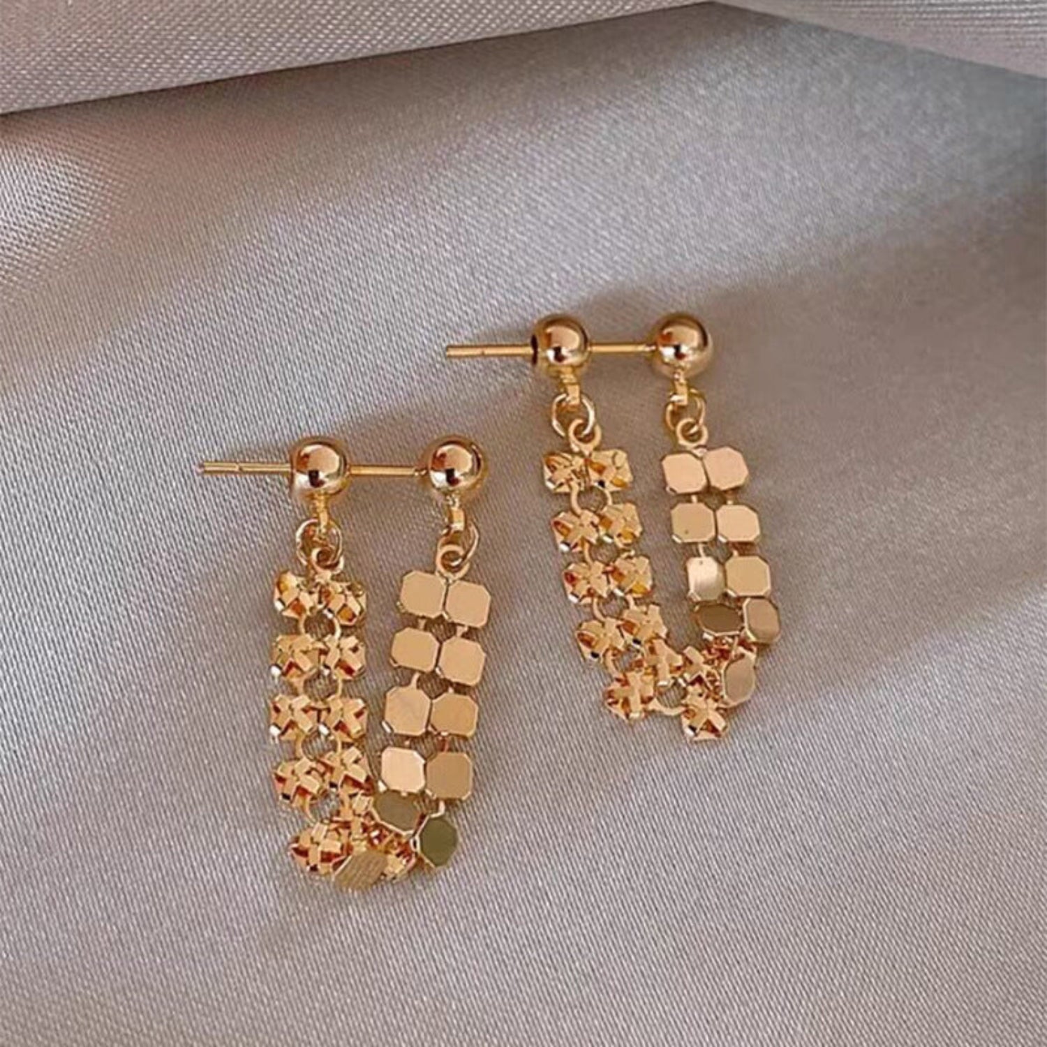Elegant Hexagonal U Link Hoop Earrings jlt11793