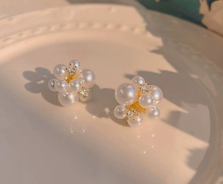 just-lil-things- pearl white-pin-earrings-jlt12130