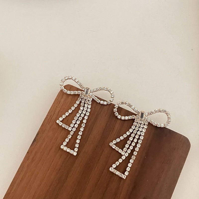 justlilthings-white-pin-earrings jlt12473