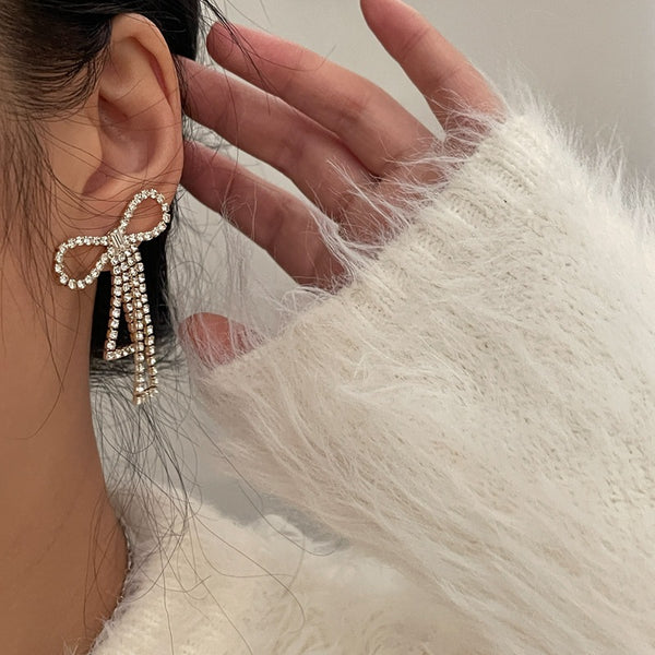 Justlilthings white pin earrings
