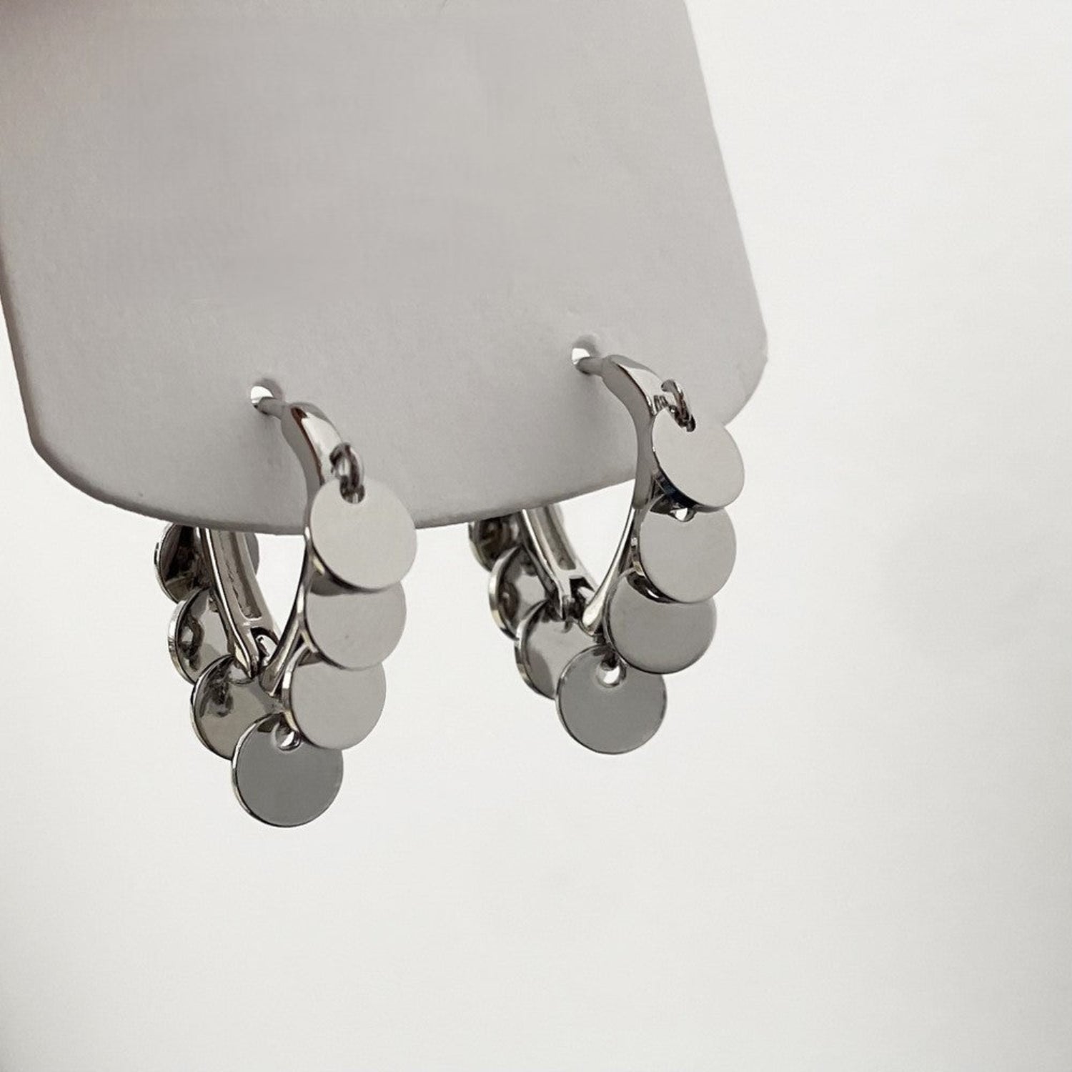 Small Coin Round Shaped Dangling Silver Hoop Earrings jlt12770