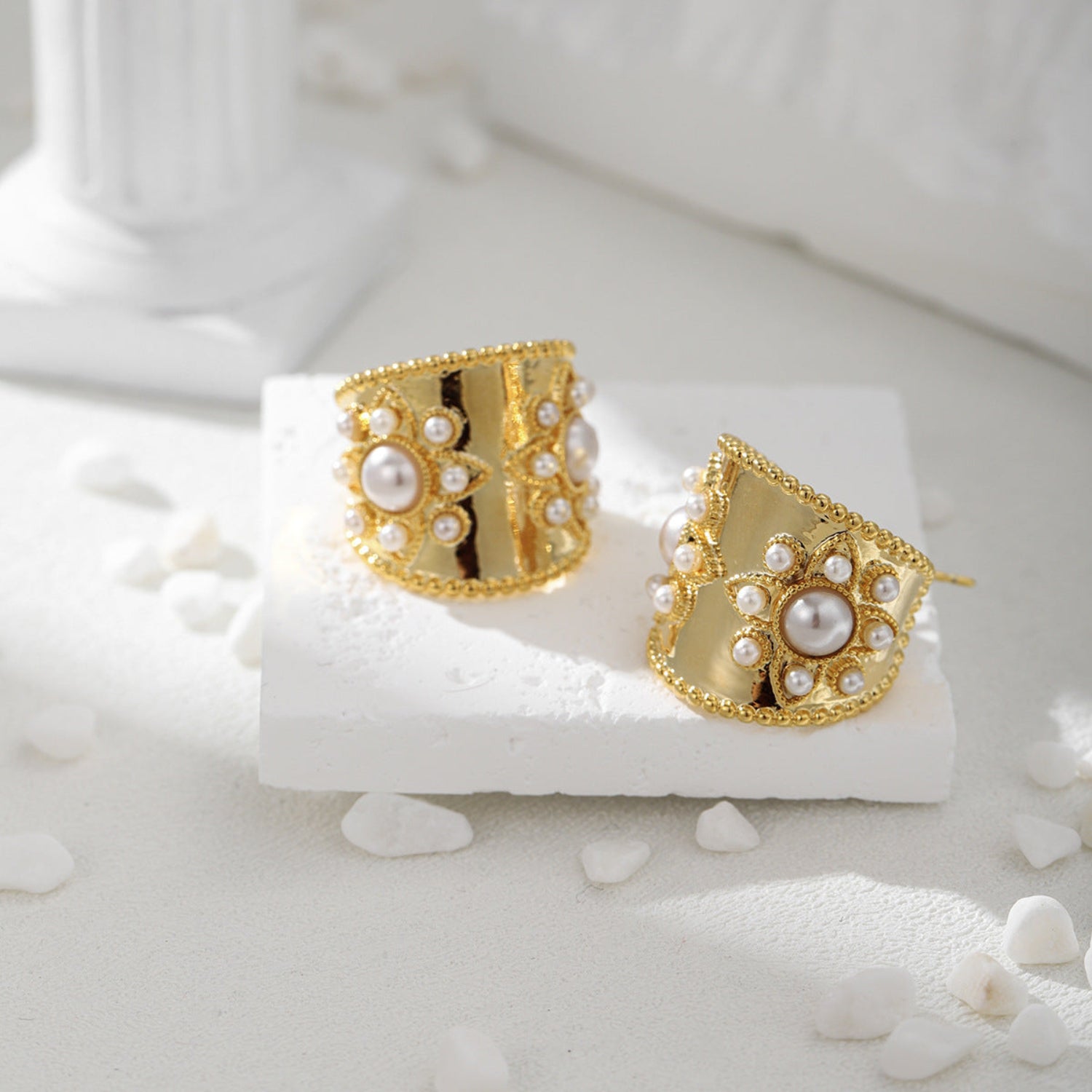 Flower Paved Wide C shaped Gold Earrings JLT12801