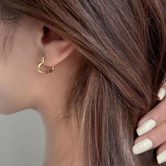Thick Metal Exaggeration Heart Hoops JLT13056