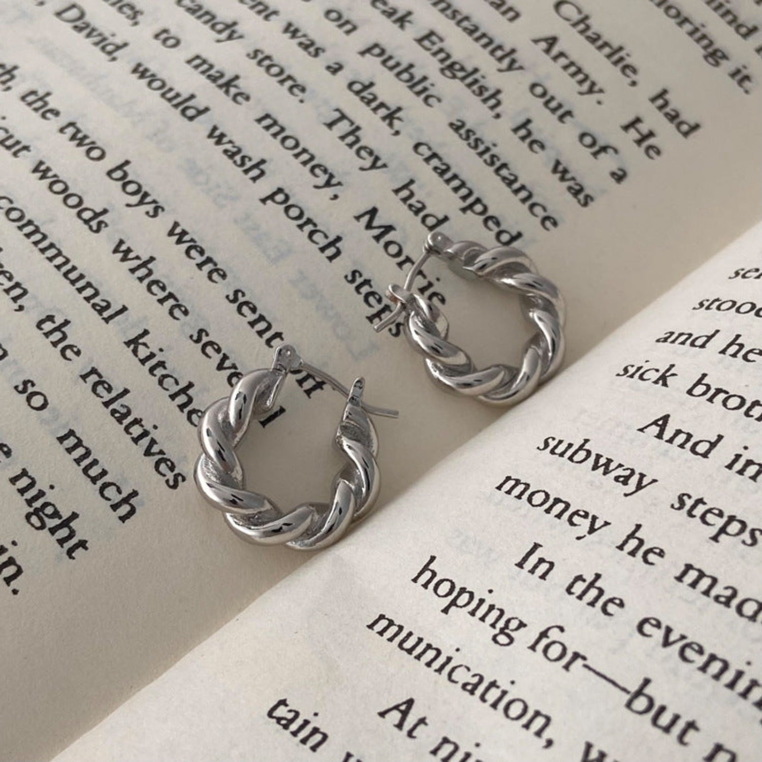 Autumn and winter winding twisted hoop earrings jlt13080