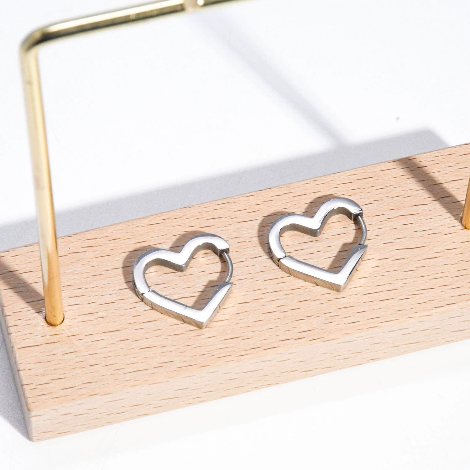 simple love heart earrings jlt13146