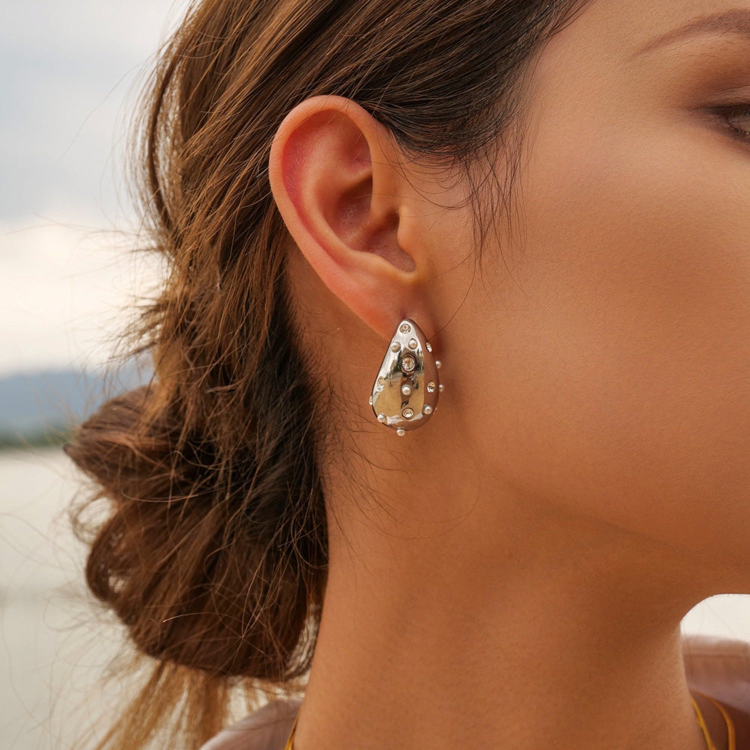 Futuristic Silver Pearl and Crystal Tear Drop Stud Earrings jlt13164