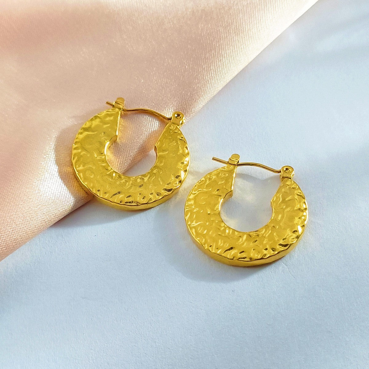Round crushed  hoops earrings jlt13192