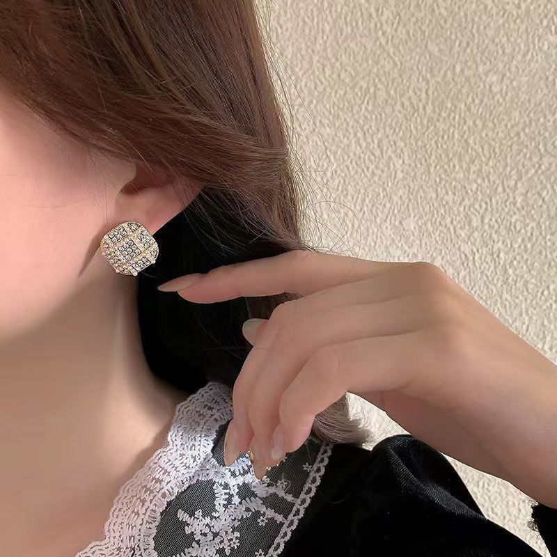 Regal Grid Studs JLT13218