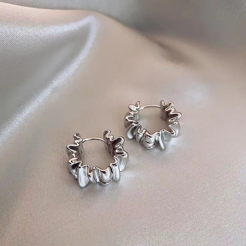Silver Crinkle Hoops JLT13233