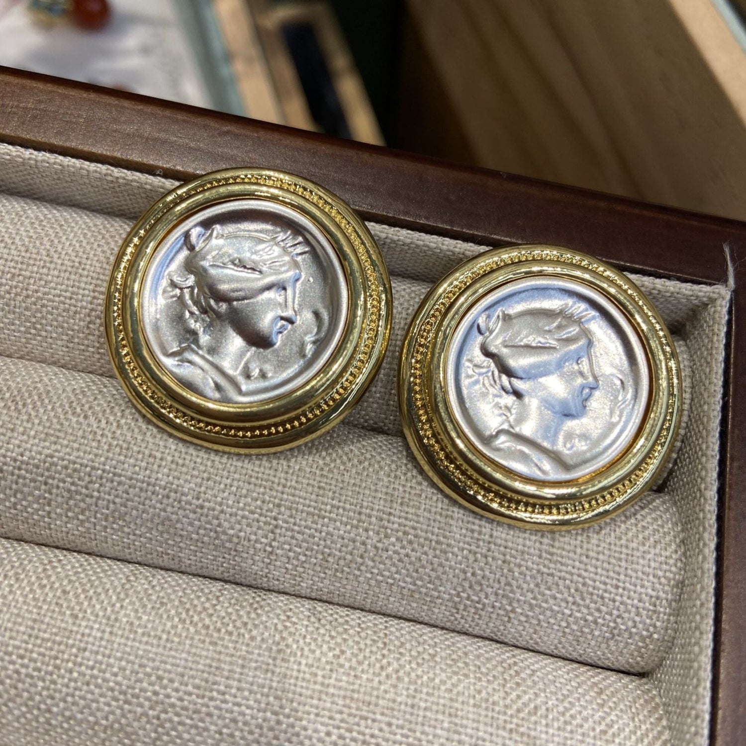 white portrait Western antique coin earrings jlt13260