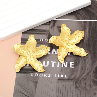 exaggerated design alloy flower earrings jlt13267