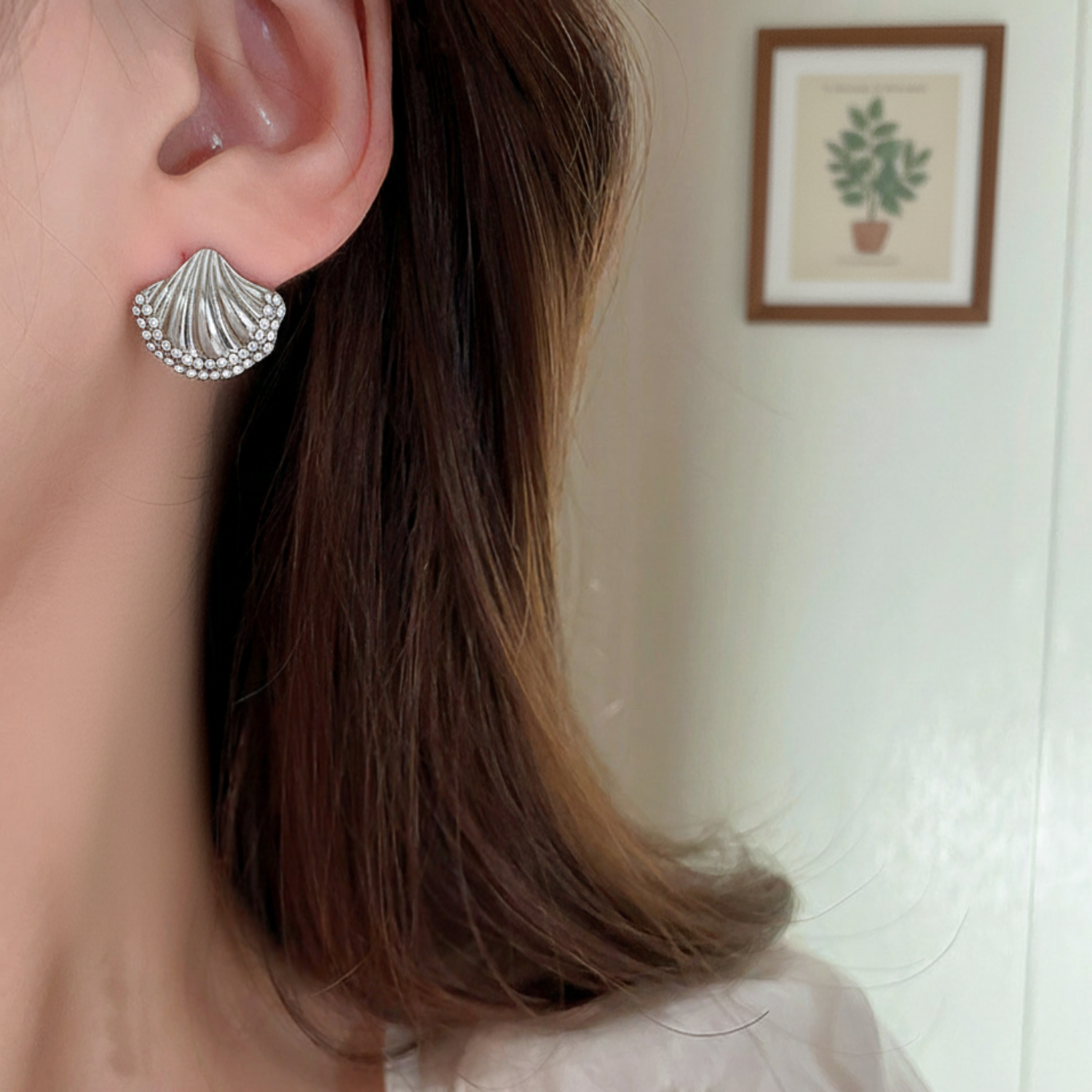 Just Lil Things Crystal Wave Shell Stud Earrings jlt13415