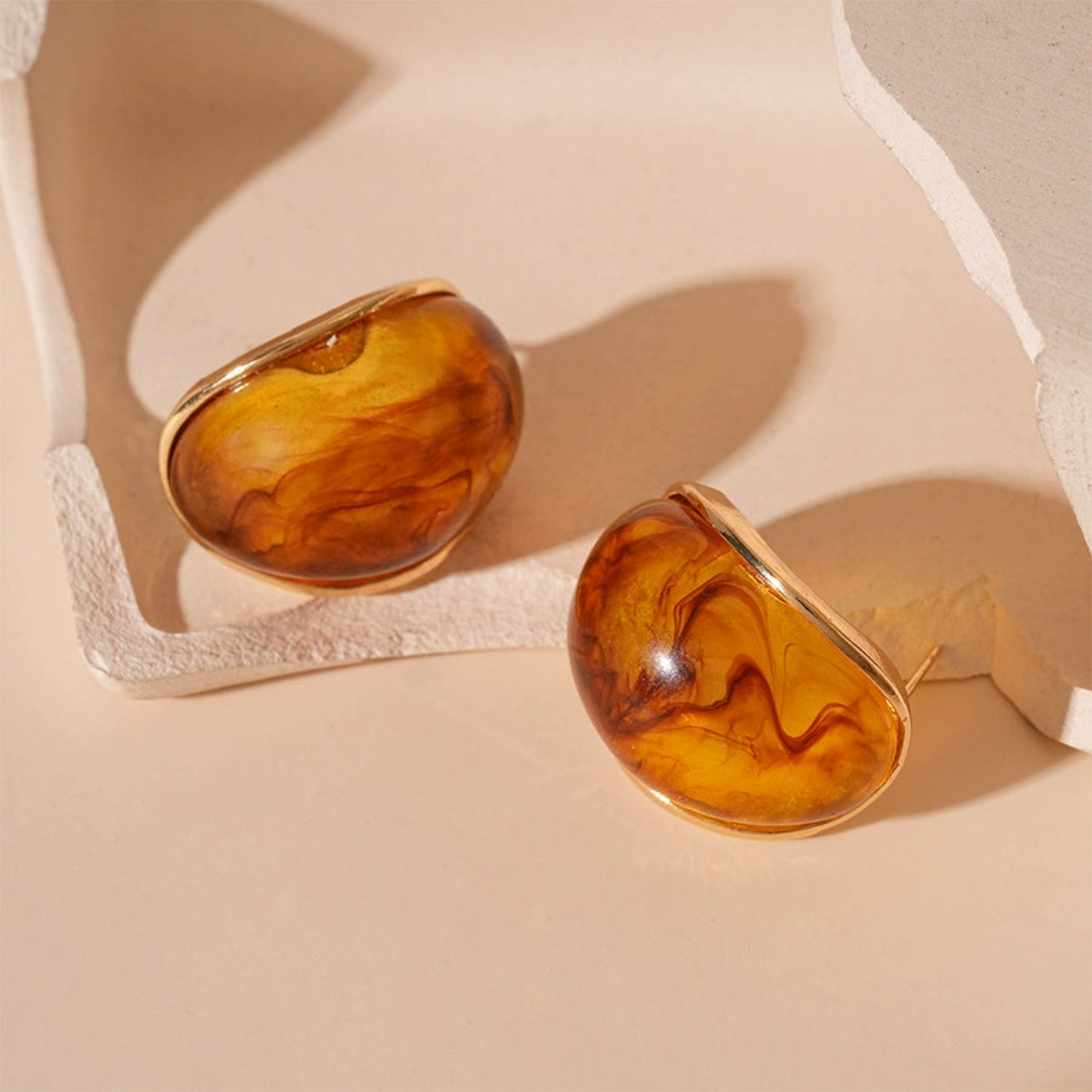 Brown Pearls Stud Earrings jlt13471