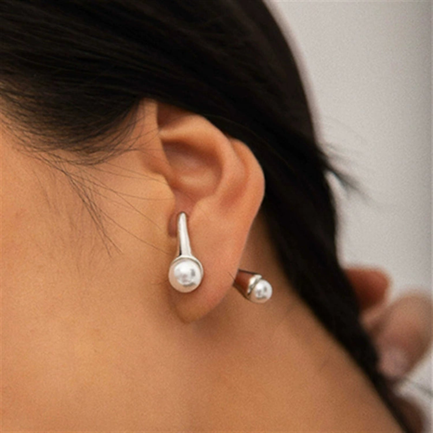 Two ways to wear Pearls  Stud Earrings jlt13472