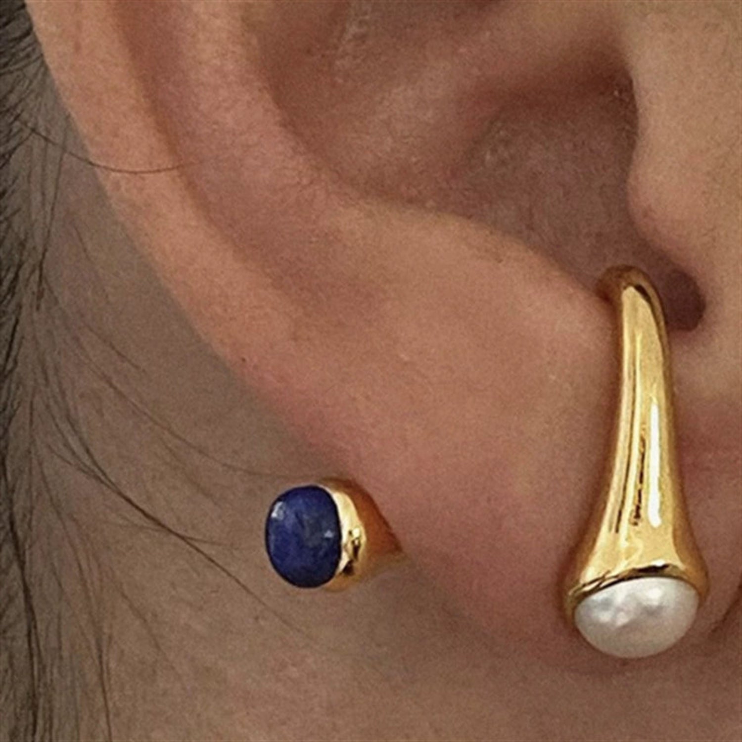 Two ways to wear Pearls  Stud Earrings jlt13479