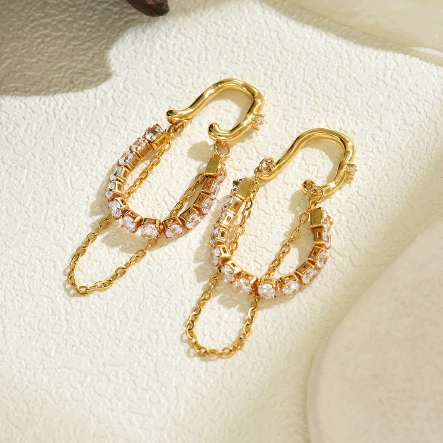 Chain Dangle Crystal Ear Cuff jlt13491