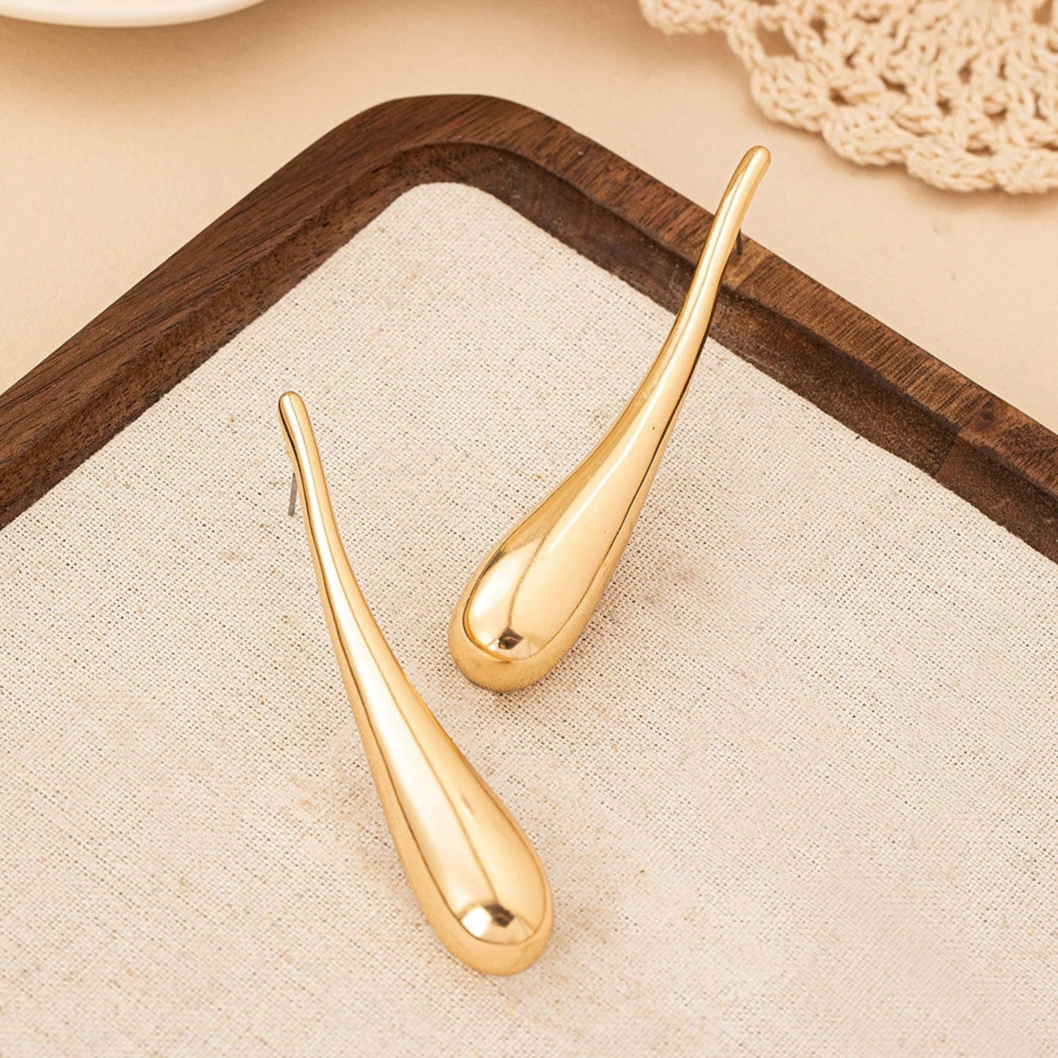 Gold Teardrop Stud Earrings JLT13623