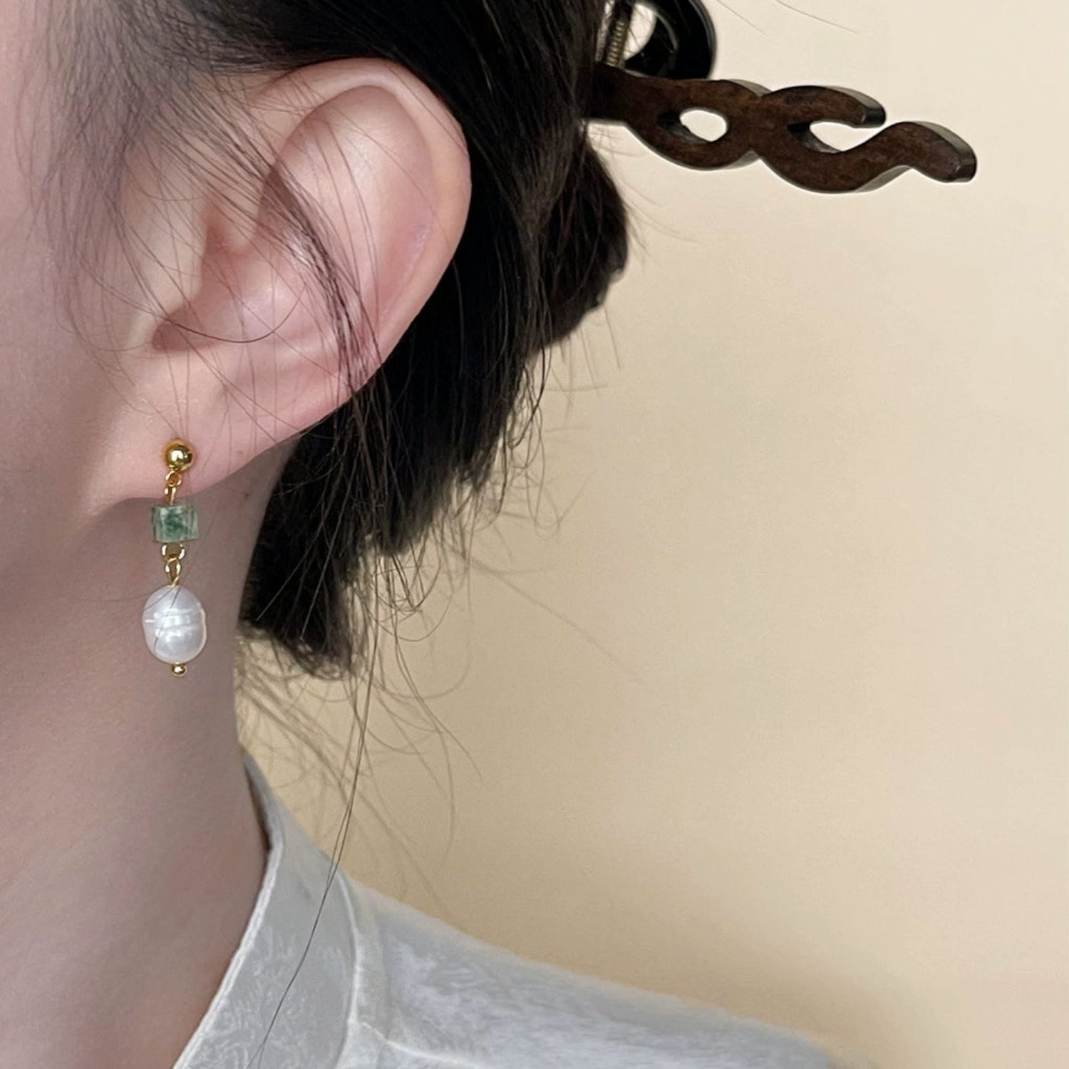 Pearl and Jade Dangle Earrings JLT13625