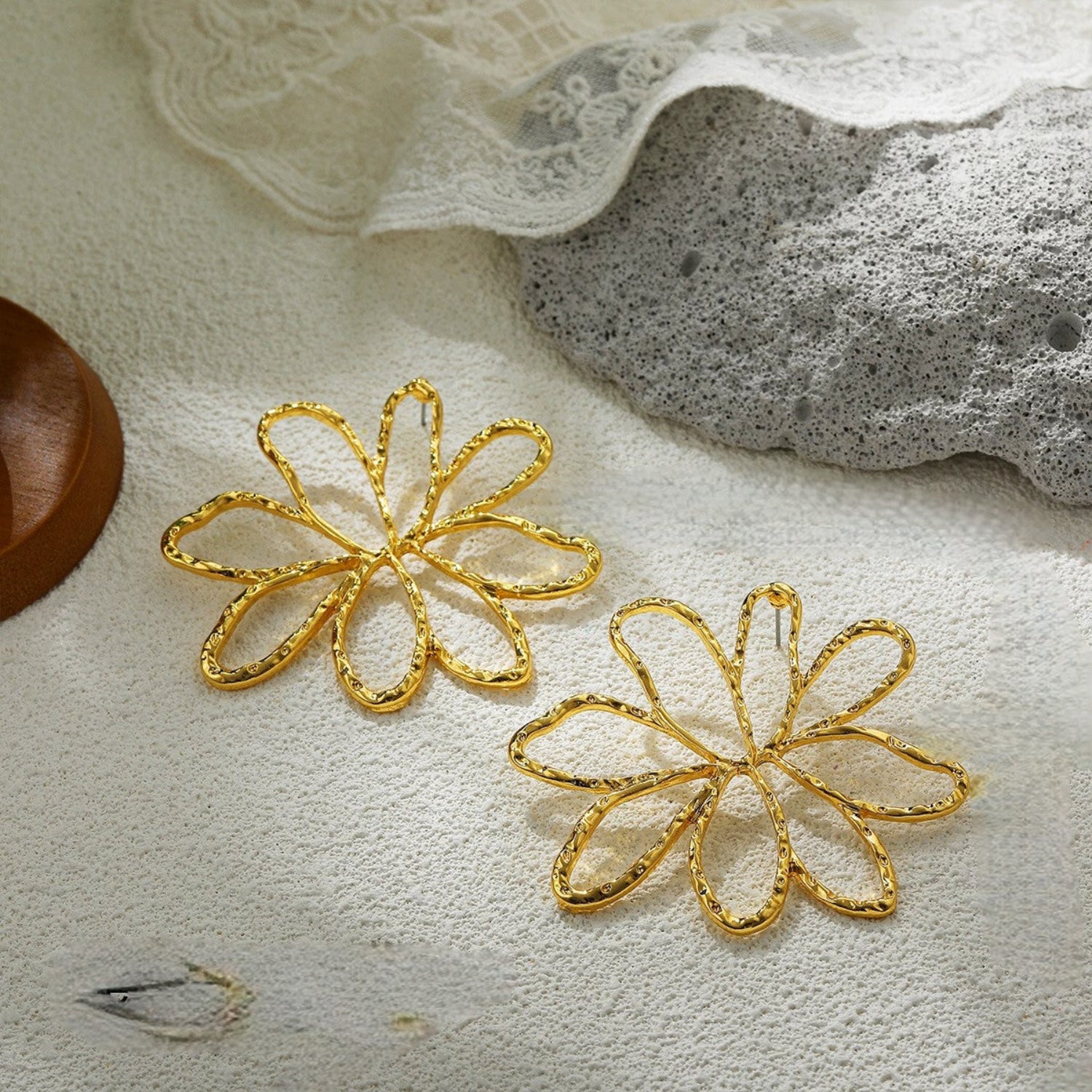 Textured Gold Hollow Flower Stud Earrings JLT13629