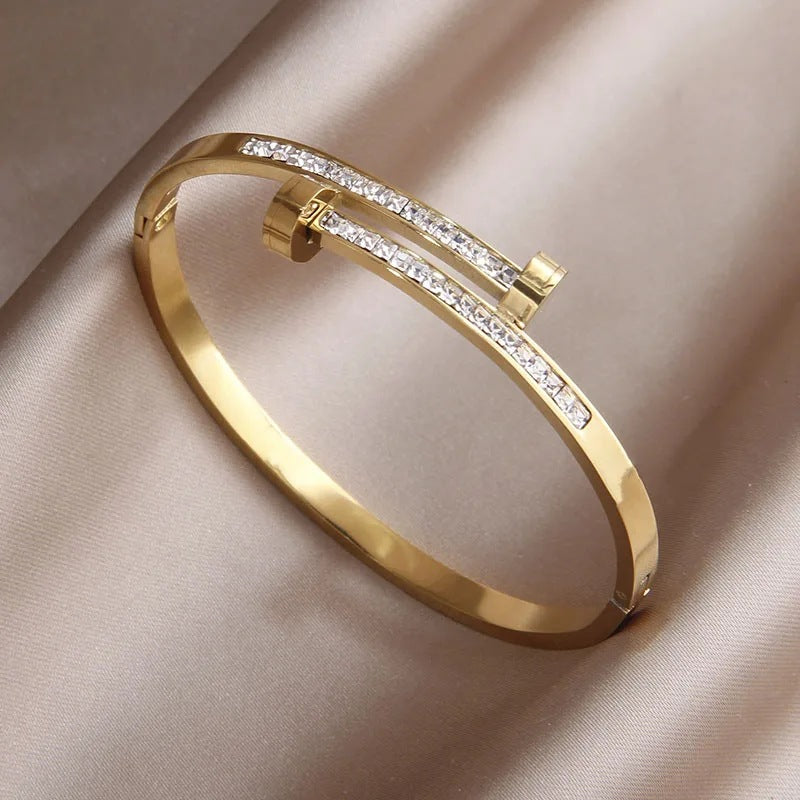 Openable Radiant Nail Styled Gold-tone Bracelet JLTB0627
