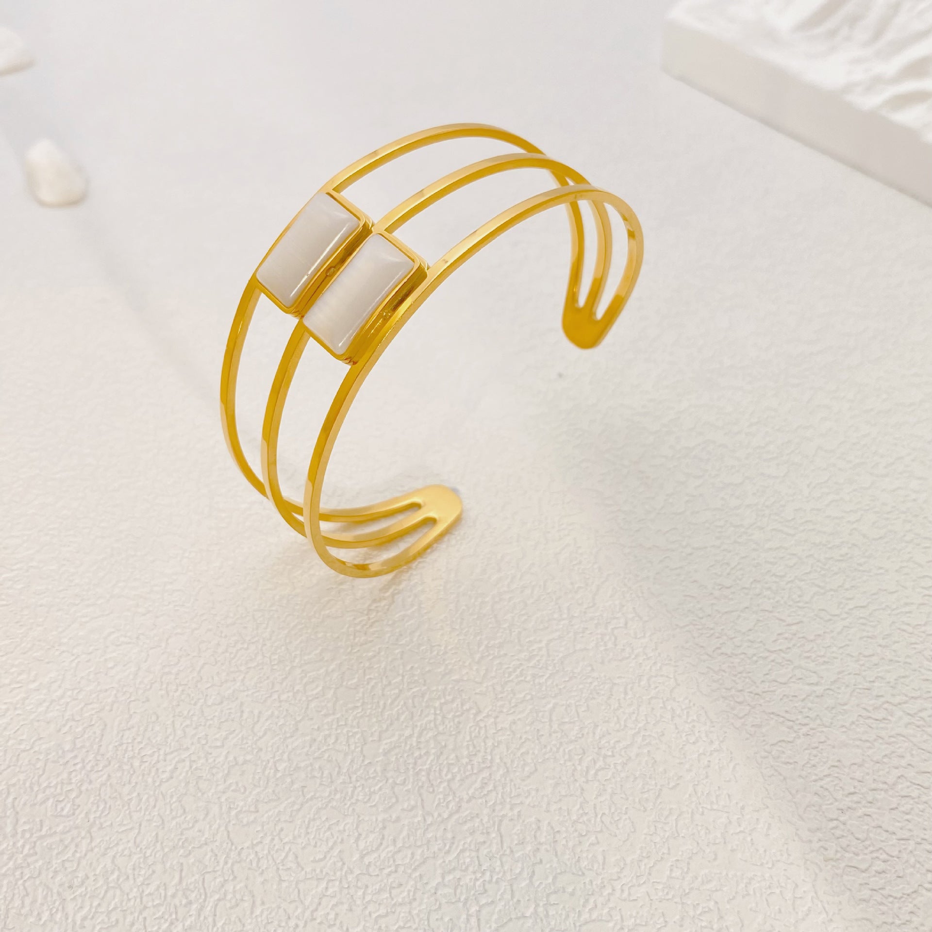 Twin Crystal Glimmer Gold Bracelet JLTB0648