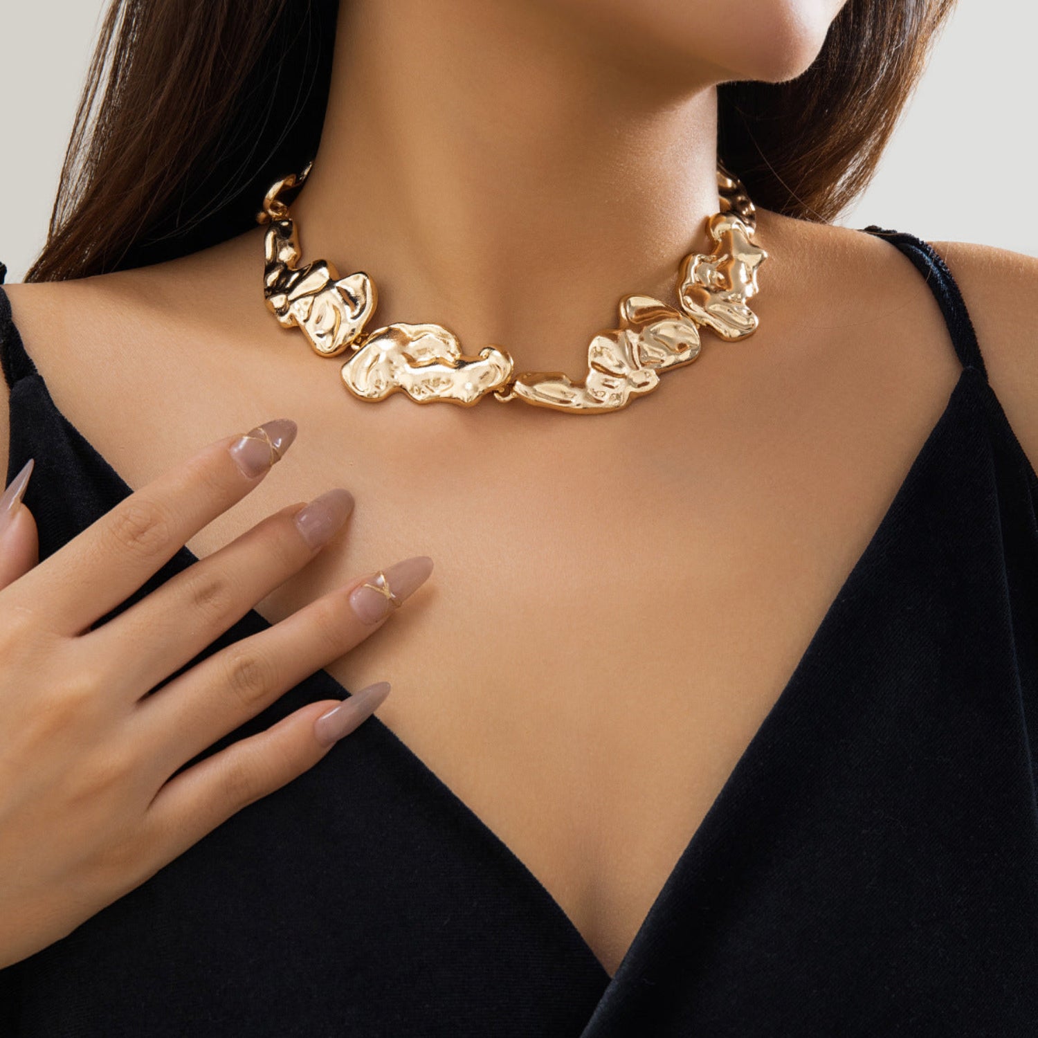 Golden Abstract Choker Necklace JLTN0837
