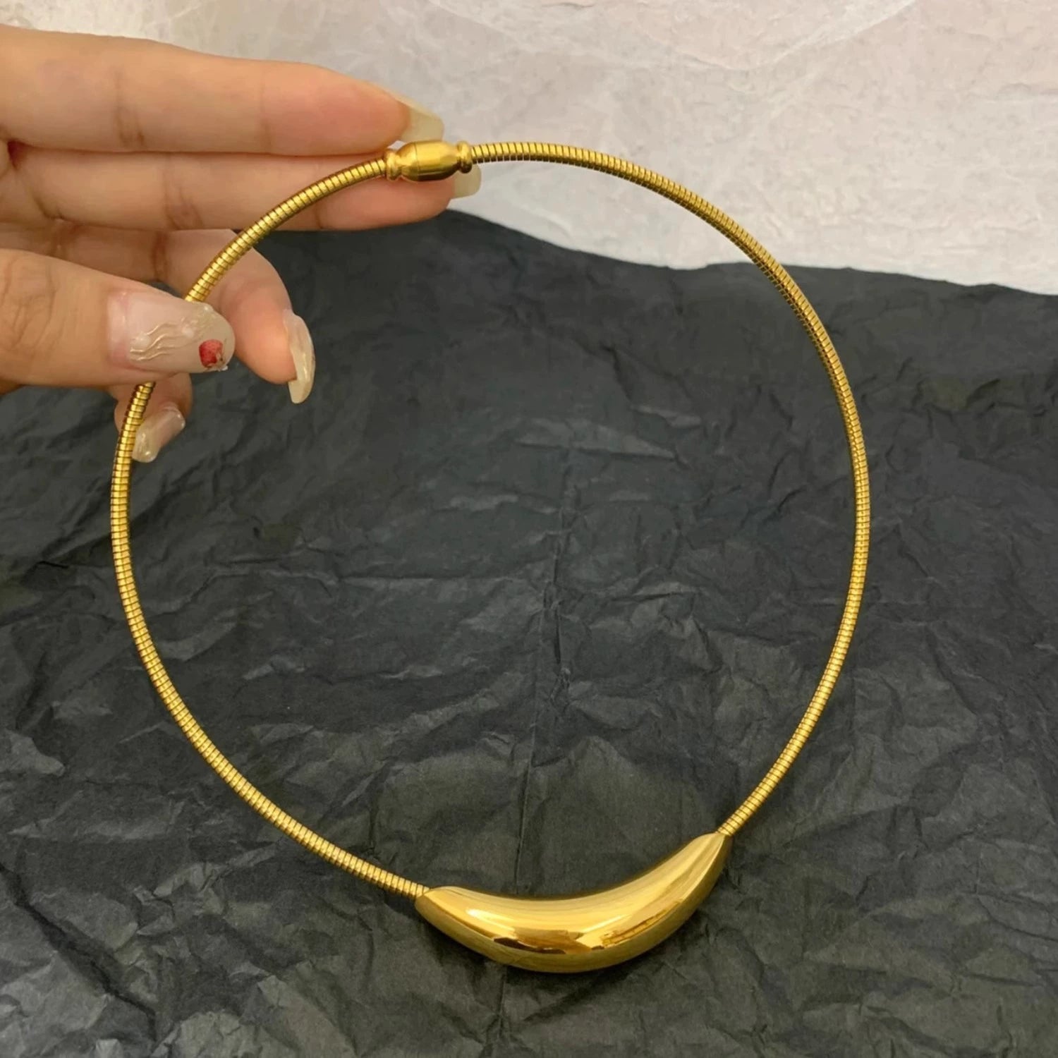 Just Lil Things The Tube Collar Arc Pendant Necklace jltn0843