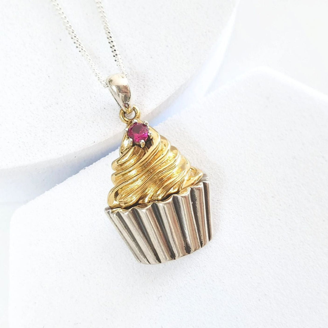 Two-Tone Cupcake Pendant Chain – Necklace jltn1467
