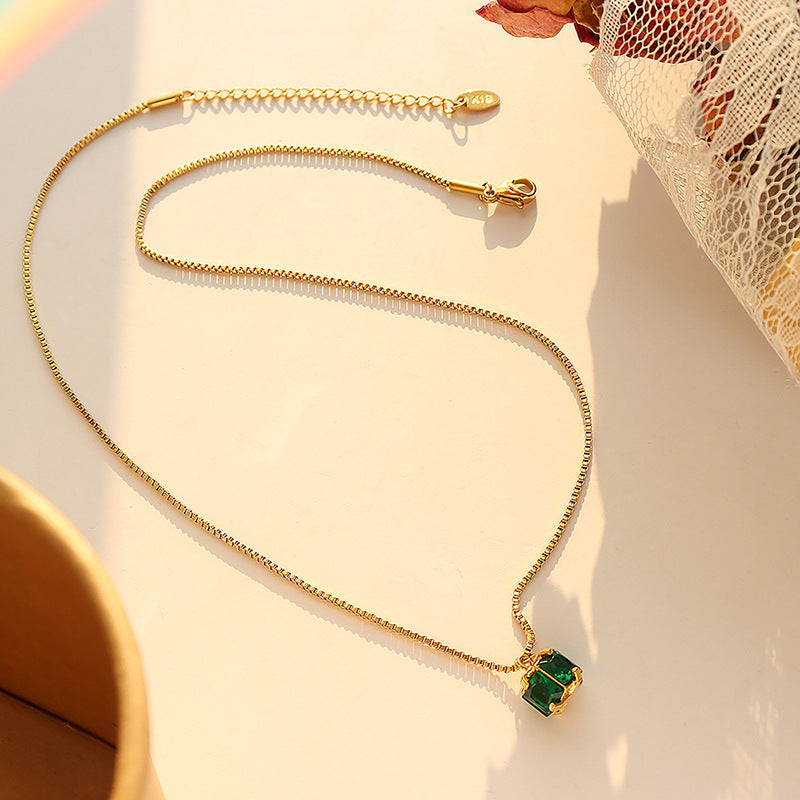 Chic Chain with Emerald Zircon Accent pendant design necklace jltn1564