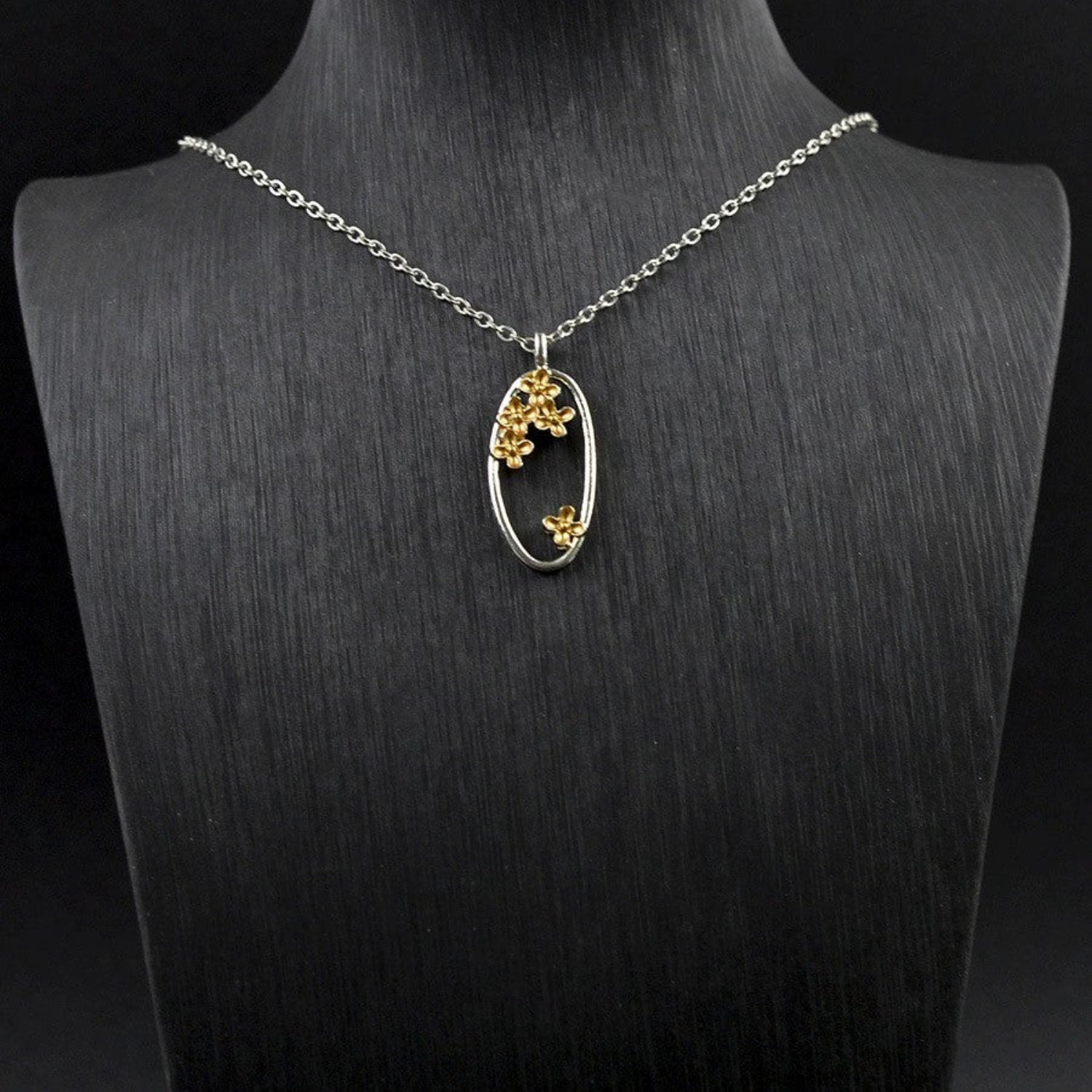 Just Lil Things Blooming Oval Pendant Necklace jltn1634