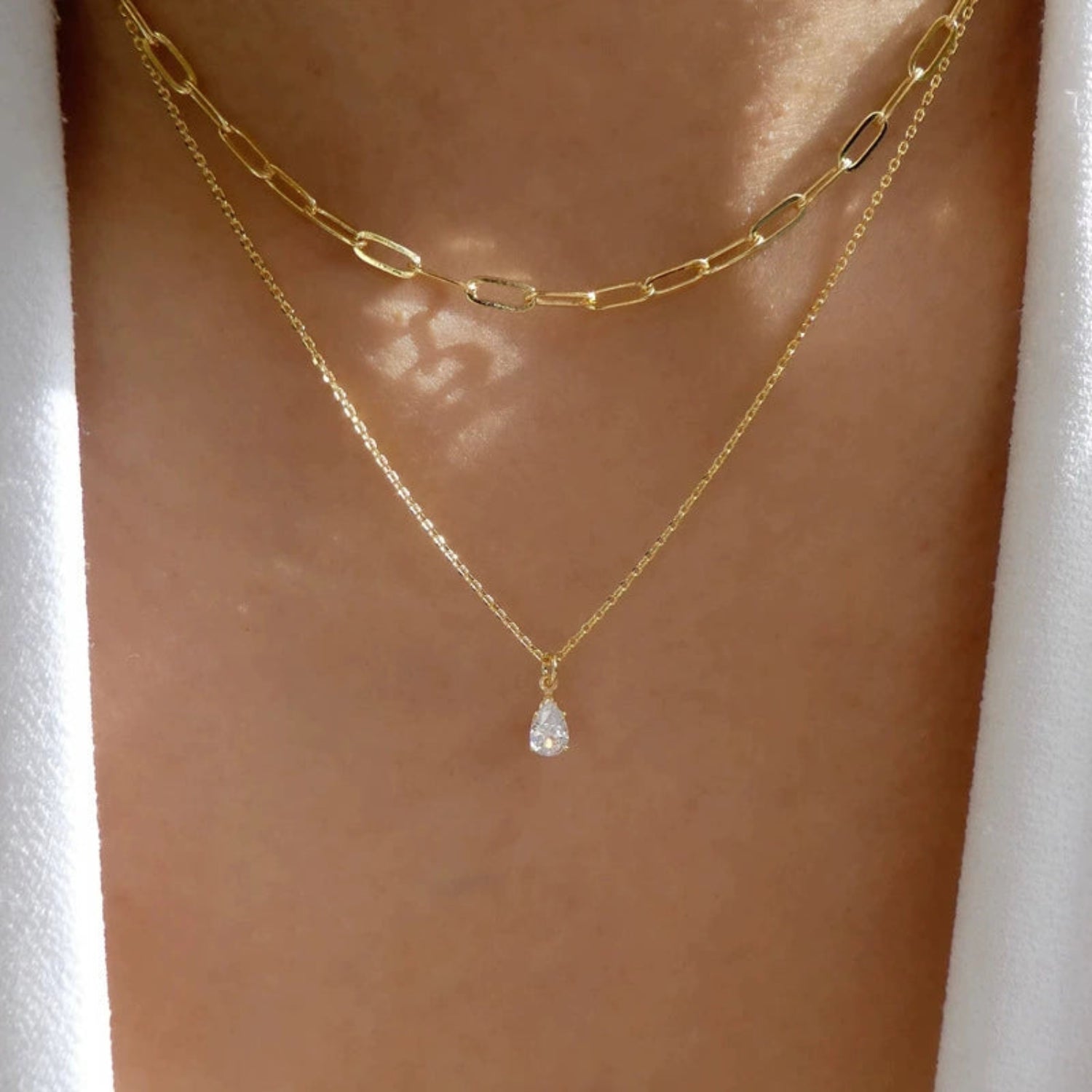 Layered Chain With Teardrop Pendant JLTN1686