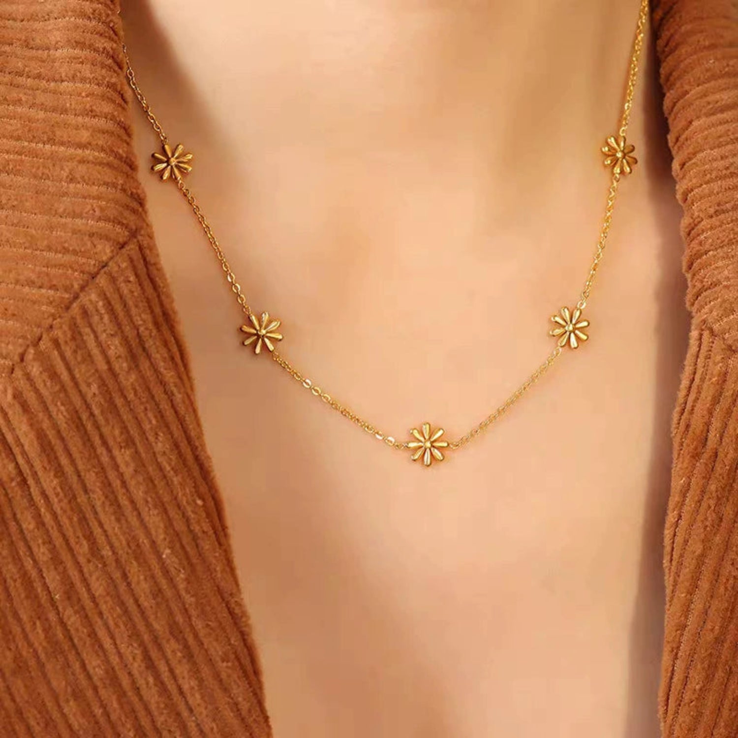 Golden Daisy Chain Necklace JLTN1695