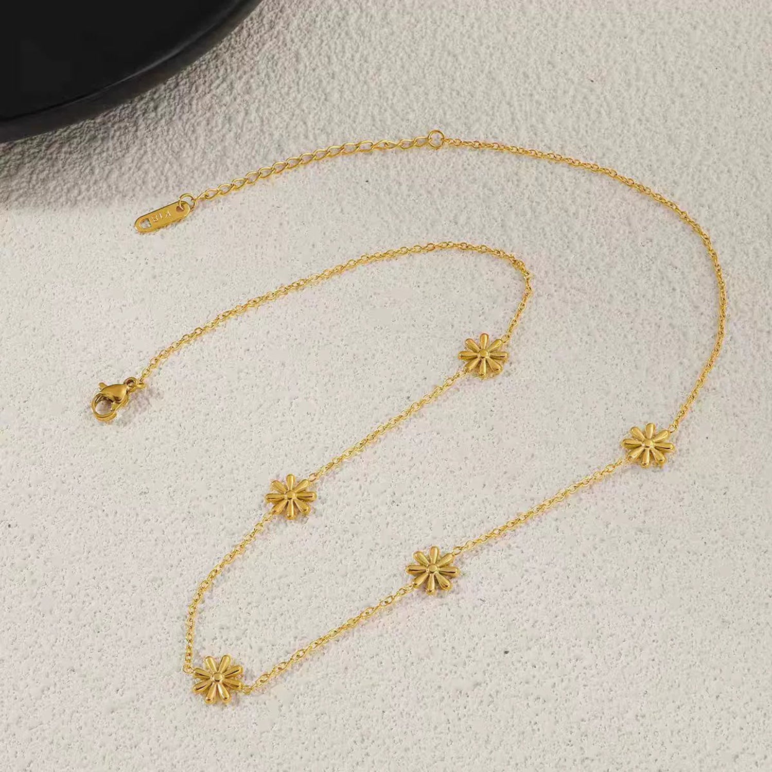 Golden Daisy Chain Necklace JLTN1695