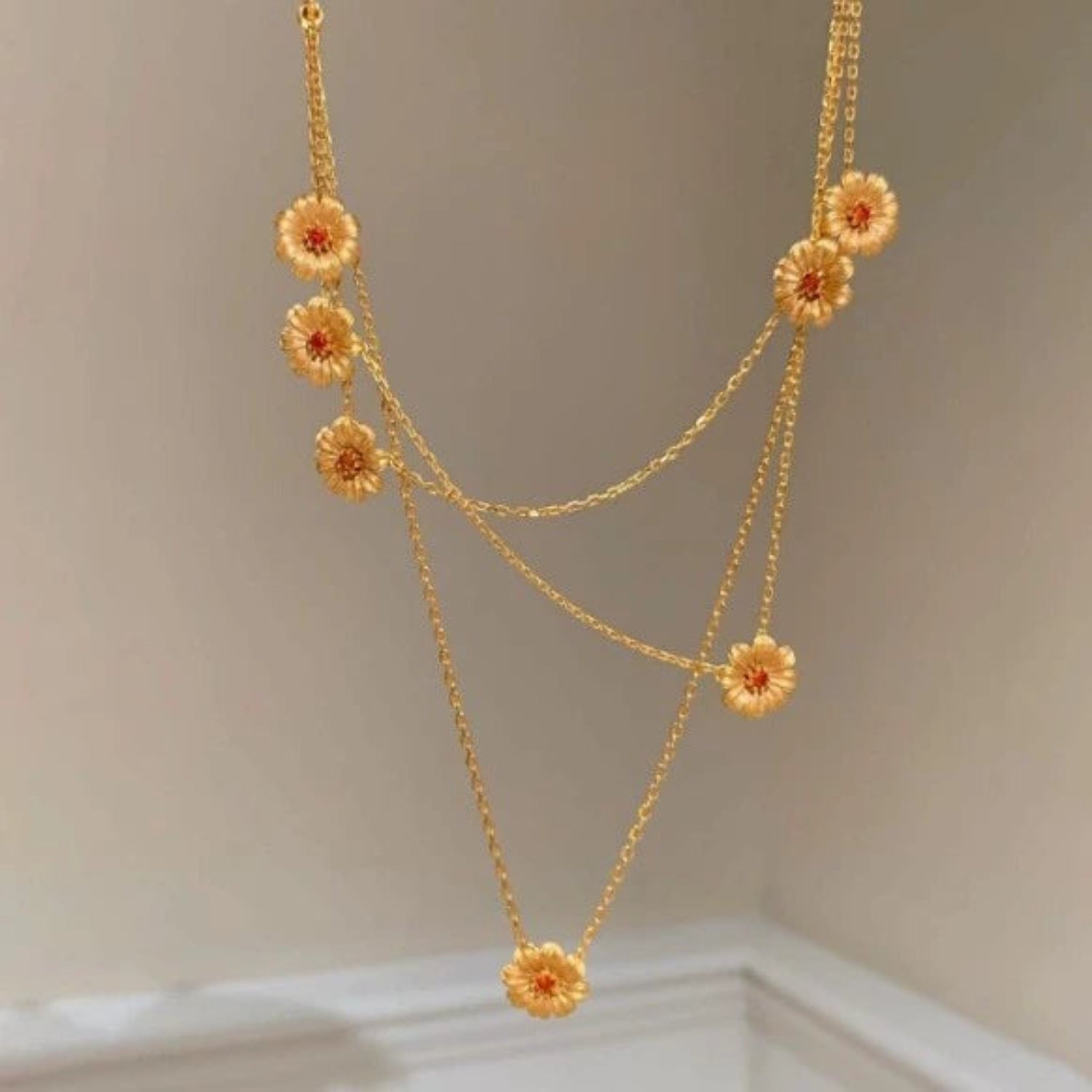 Layered Necklace With Daisy Flower Charm JLTN1697