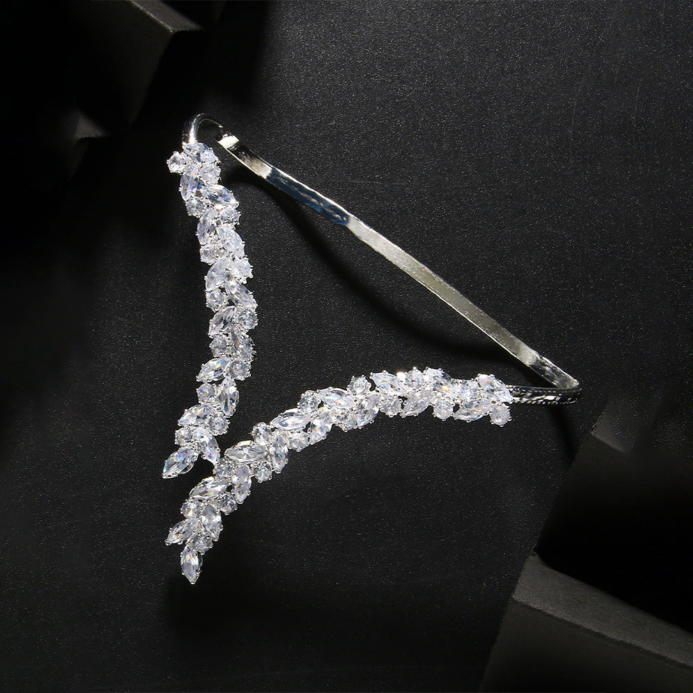 Silver V-Shape Crystal Cluster Statement Ring jltr0506