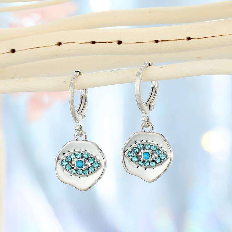 just-lil-things-silver-pin-earrings-jlt10708