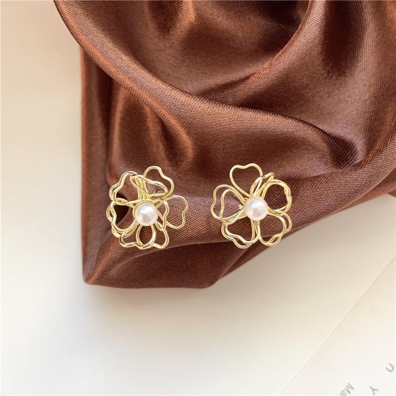 just-lil-things-pin-earrings-gold-earrings-jlt10184 - justlilthings