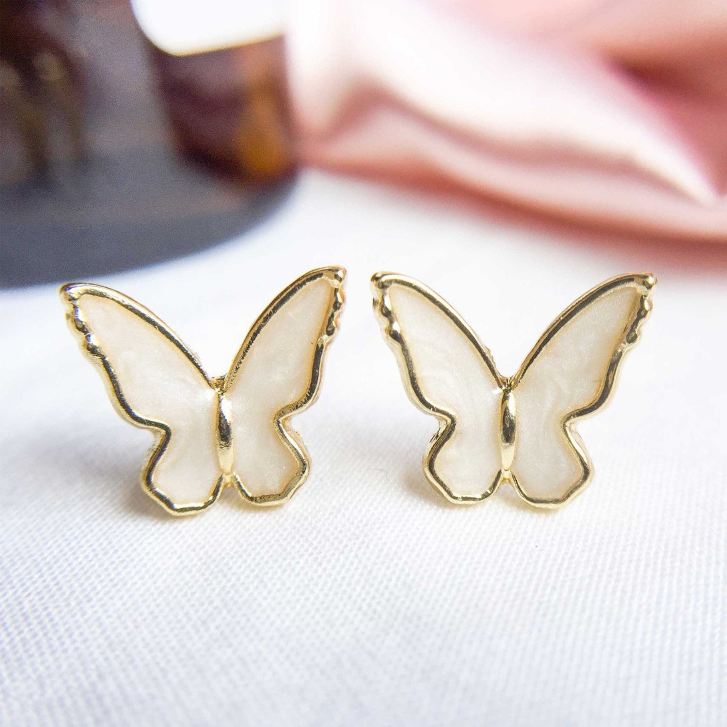 just-lil-things-white-earring-pin-earring-jlt10318 - justlilthings