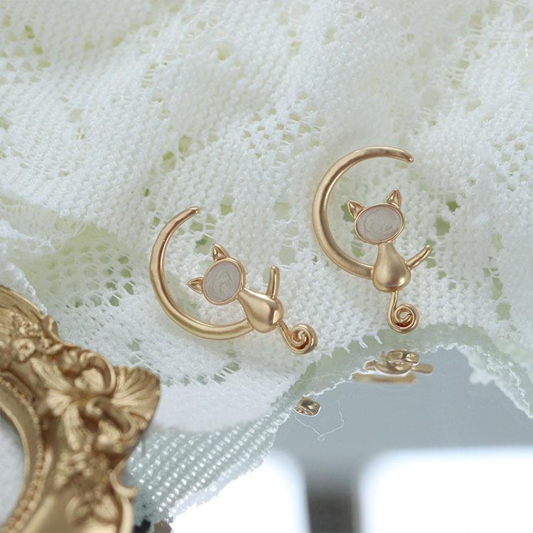 just-lil-things-gold-earring-pin-earring-jlt10329 - justlilthings