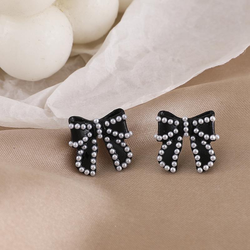 just-lil-things-pin-earring-black-earring-jlt10547
