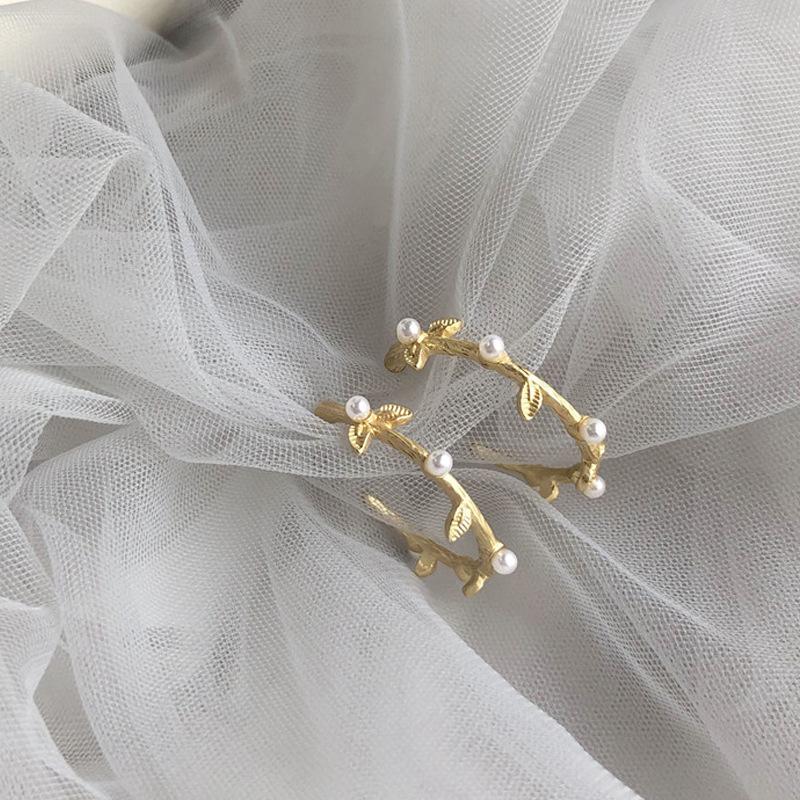 just-lil-things-gold-pin-earrings-jlt10669