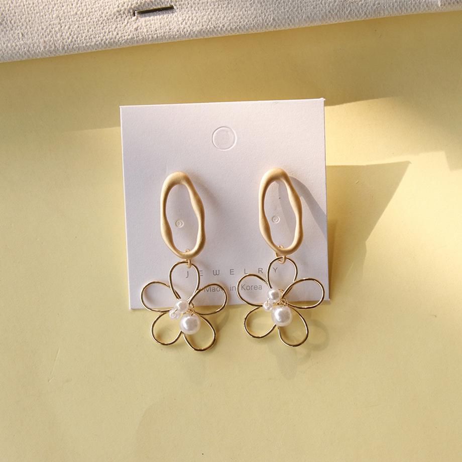 just-lil-things-gold-pin-earrings-jlt10758