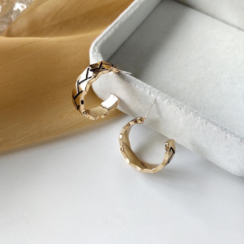 just-lil-things-gold-pin-earrings-jlt10768