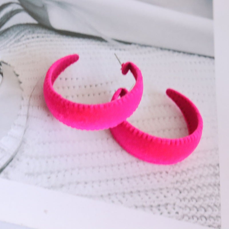 just-lil-things-pink-half-hoop-earrings-jlt10964