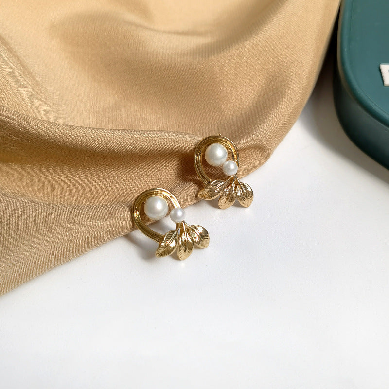 just-lil-things-gold-pin-earrings-jlt11057