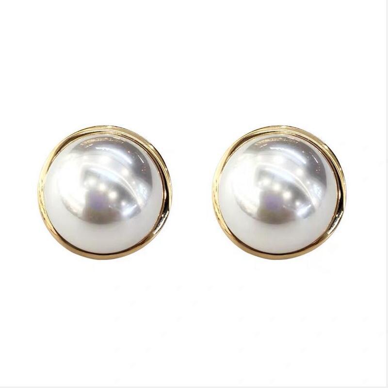 shining-pearl-stud-earrings-jlt11105