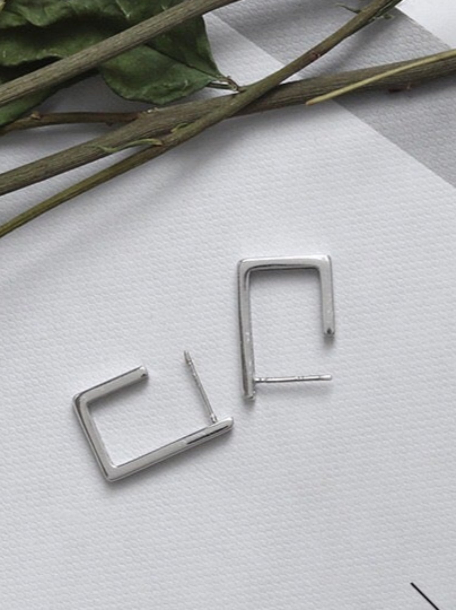 silver-oblong-stud-earrings-jlt11217