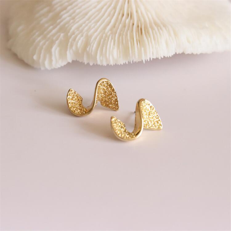 Just lil things Gold Pin  Earrings  jlt11361