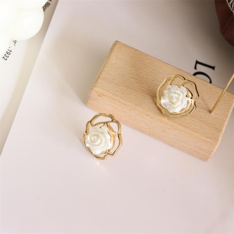 Just lil things White Pin  Earrings  jlt11370