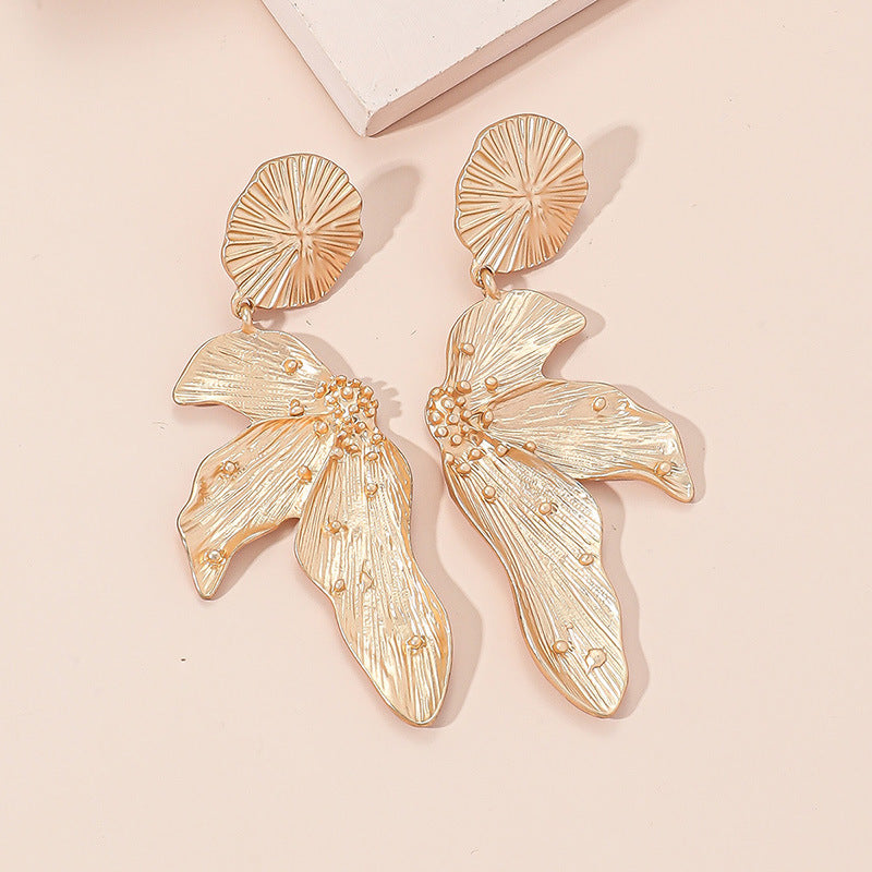 Bold Statement Floral Leaf Earrings -jlt11559